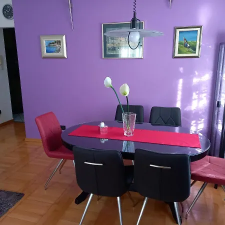 Diana Apartment *