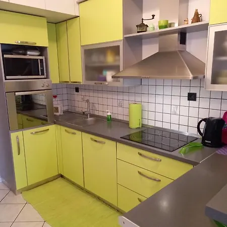 Diana Apartment Split