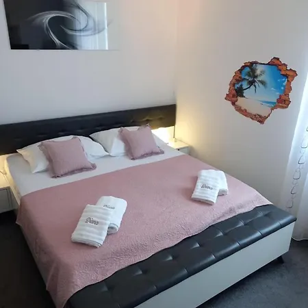 Diana Apartment *