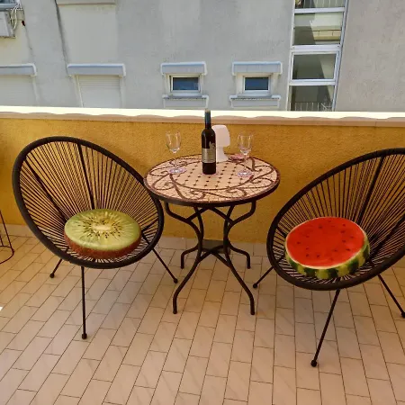Diana Apartment Split
