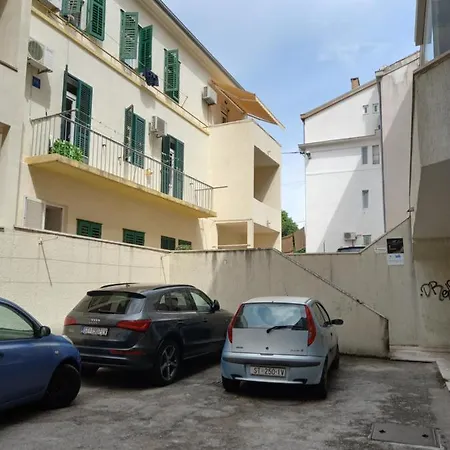 Diana Apartment